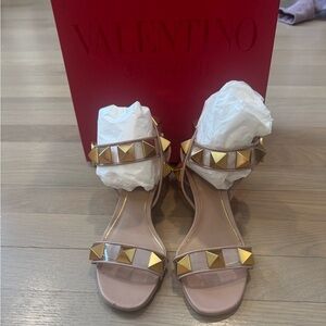 Valentino Garavani Gold and Tan Studded Heels
